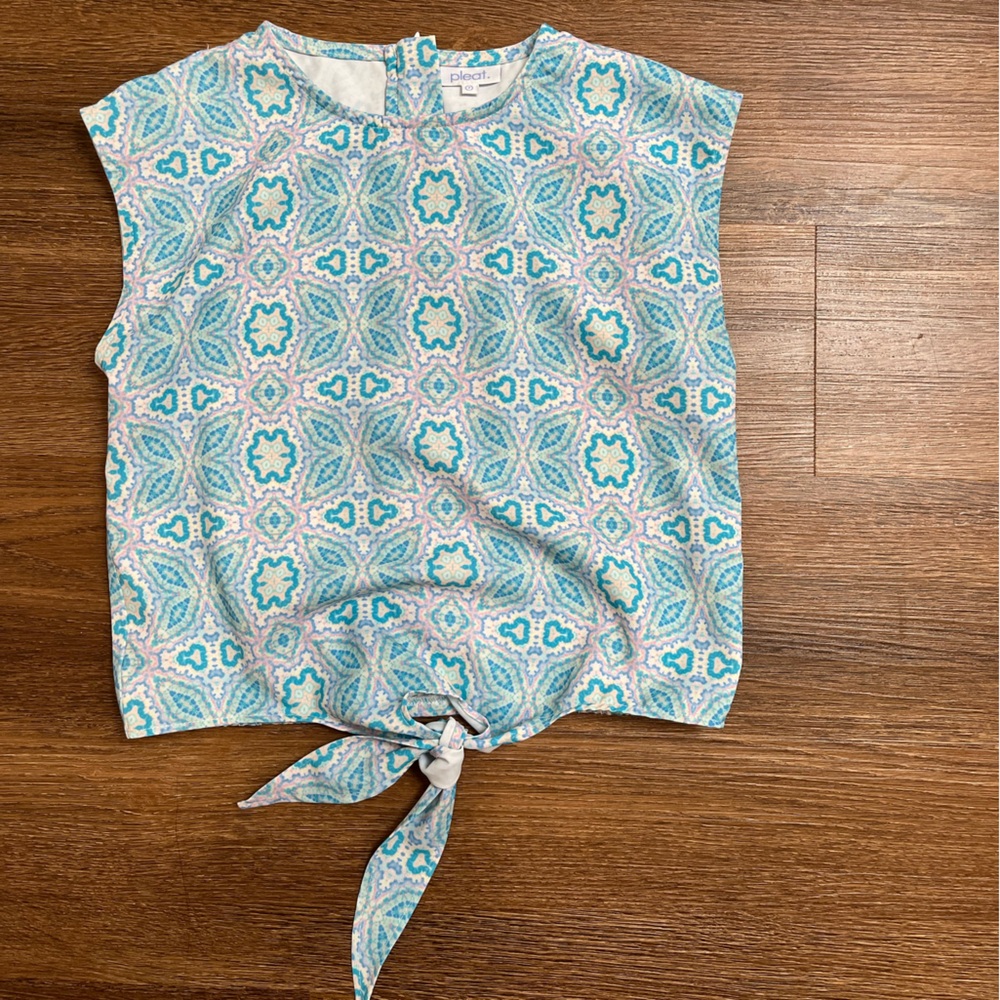 Pleat Tory Top in Island Teal with tie Size 7